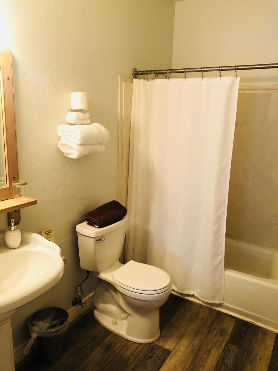 ביסבי Hotel San Ramon מראה חיצוני תמונה